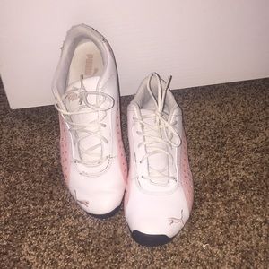 pink pumas